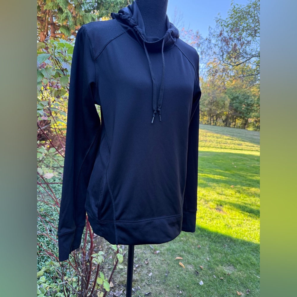 HYLETE: hoodie
medium long sleeve s
Side pockets
designed in California - Picture 6 of 16